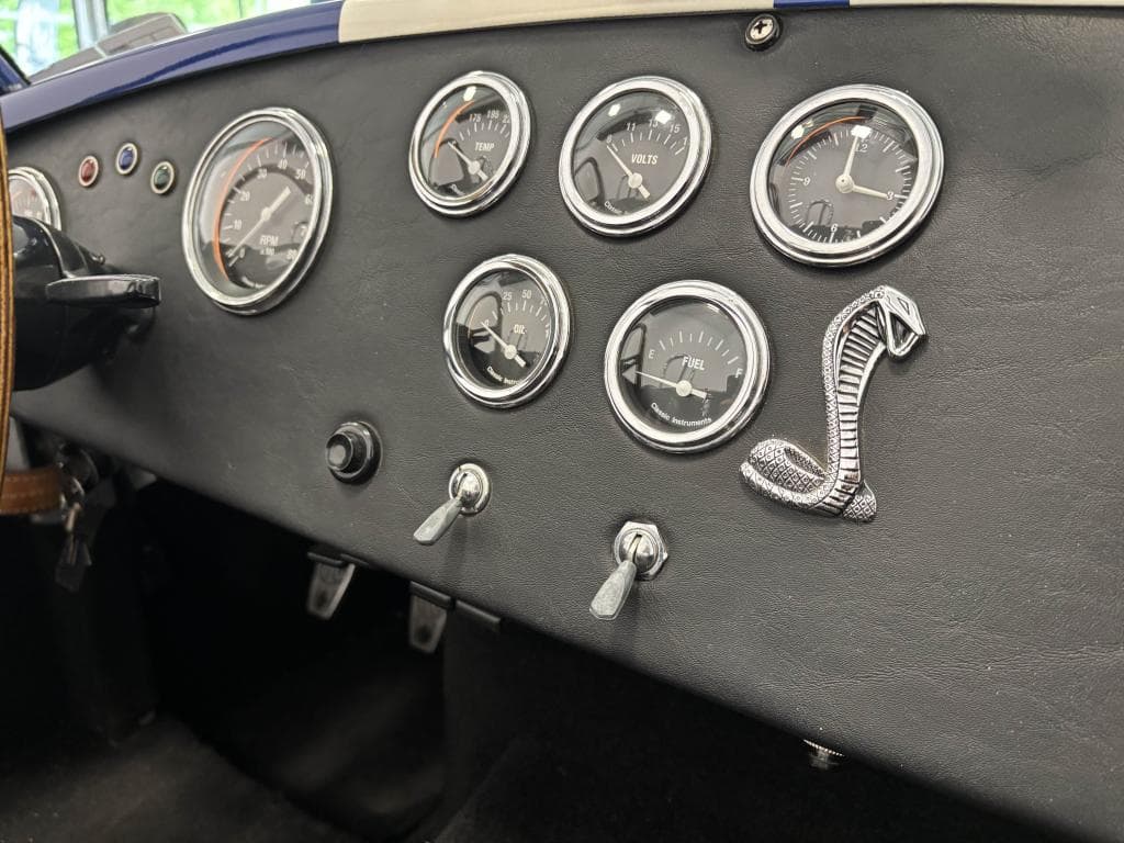 AC COBRA – photo 19 sur 24
