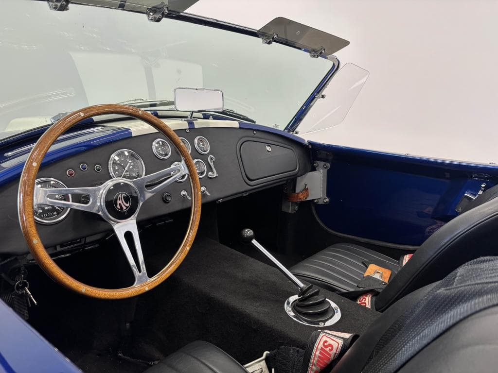 AC COBRA – photo 22 sur 24