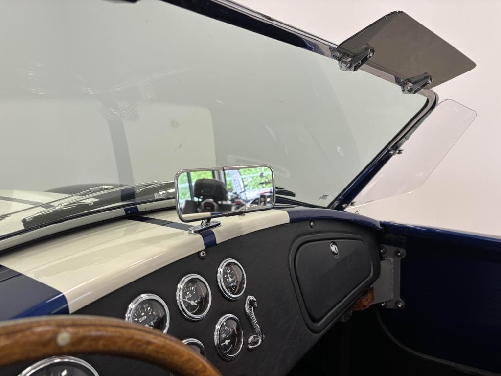 AC COBRA – photo 23 sur 24