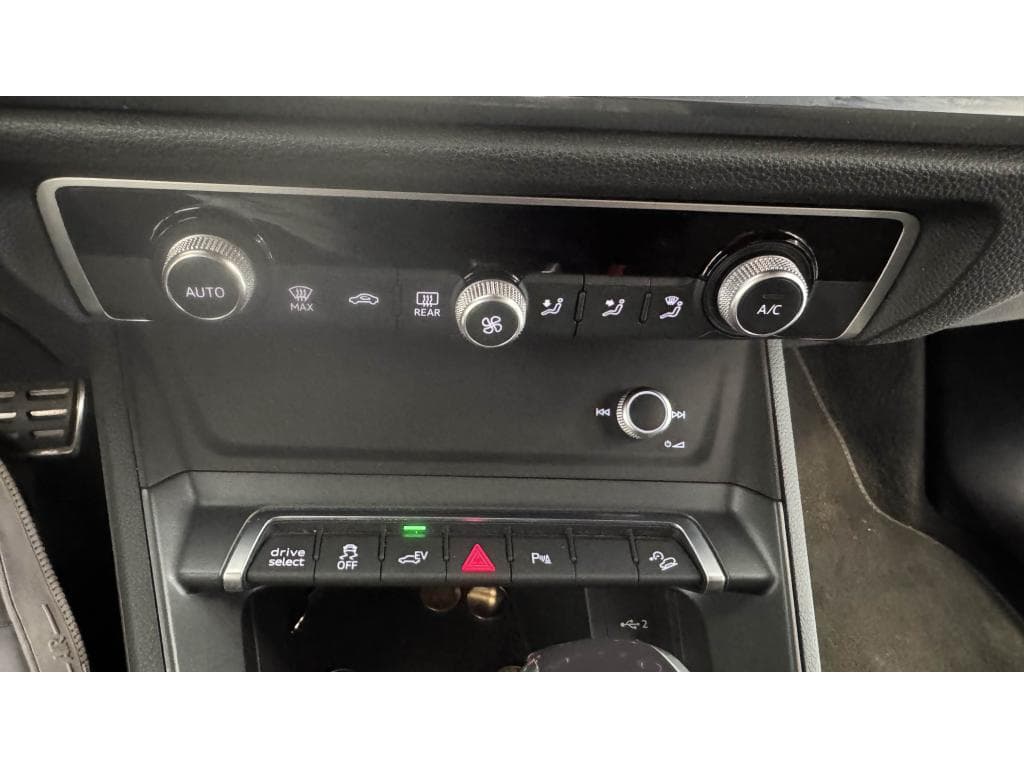 AUDI Q3 – photo 31 sur 37