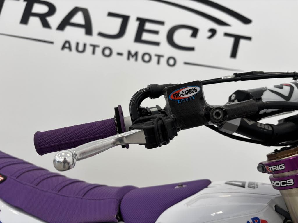 YAMAHA YZ250F – photo 11 sur 20