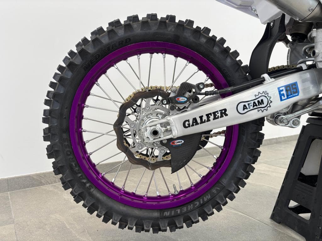 YAMAHA YZ250F – photo 17 sur 20