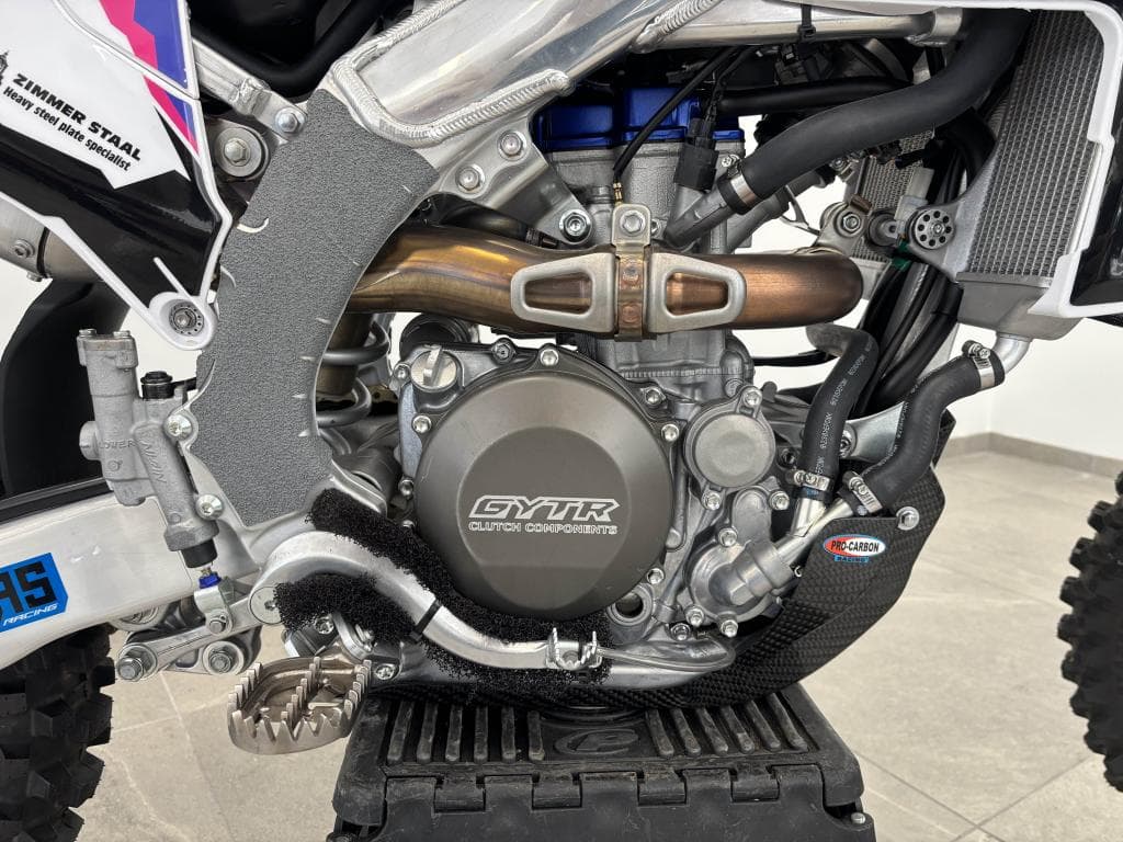 YAMAHA YZ250F – photo 8 sur 20
