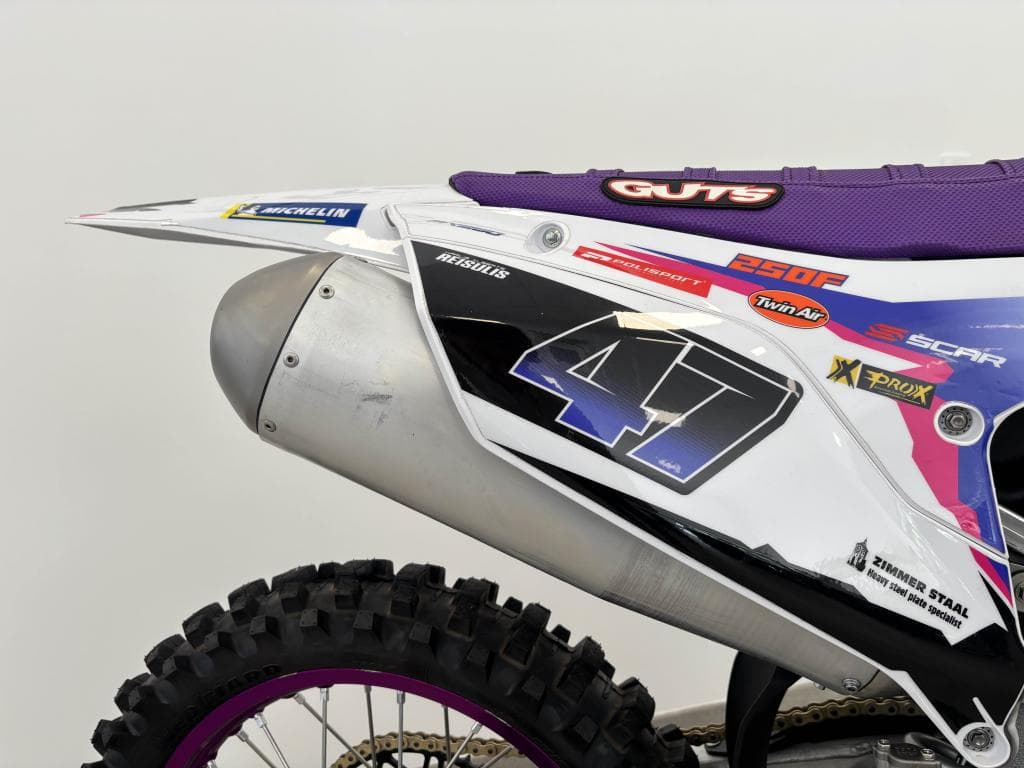 YAMAHA YZ250F – photo 9 sur 20