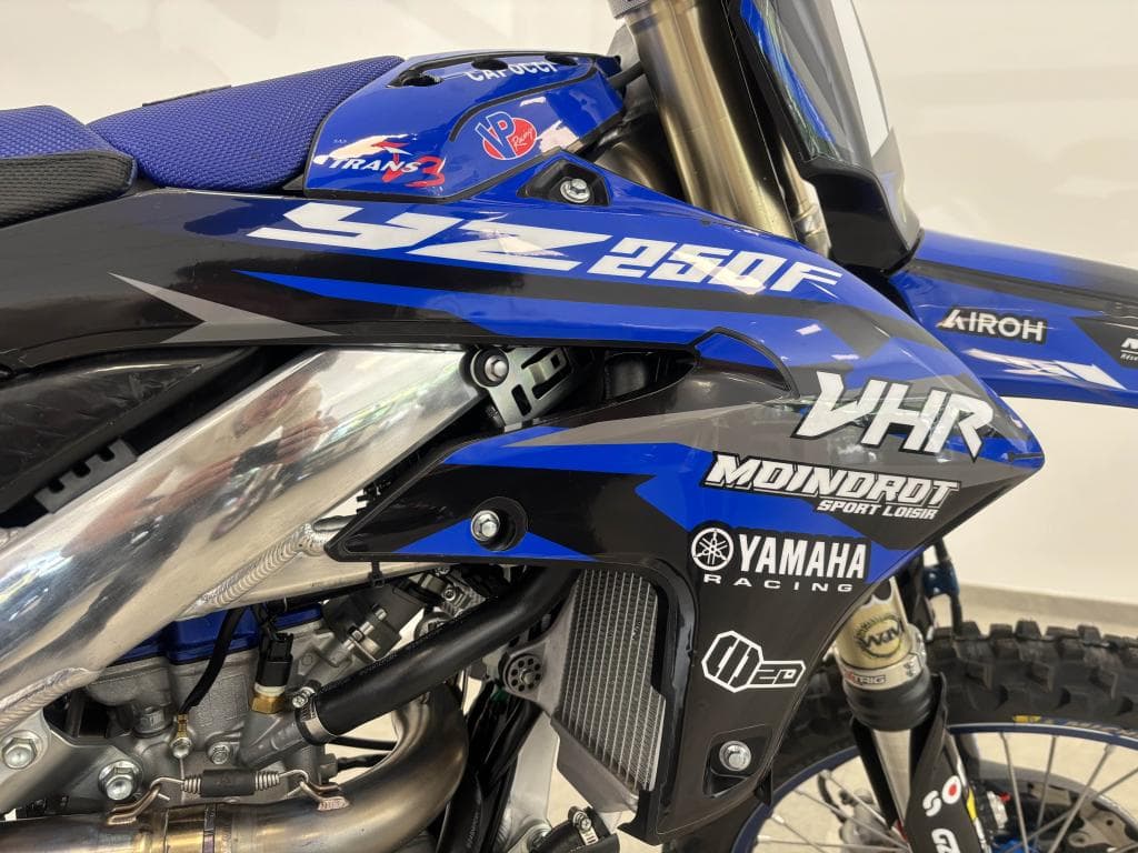 YAMAHA YZF – photo 5 sur 20