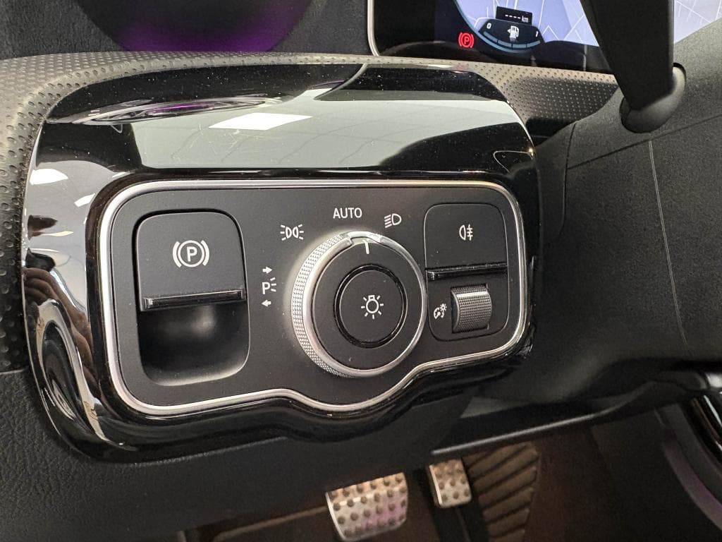 MERCEDES CLASSE A – photo 20 sur 30