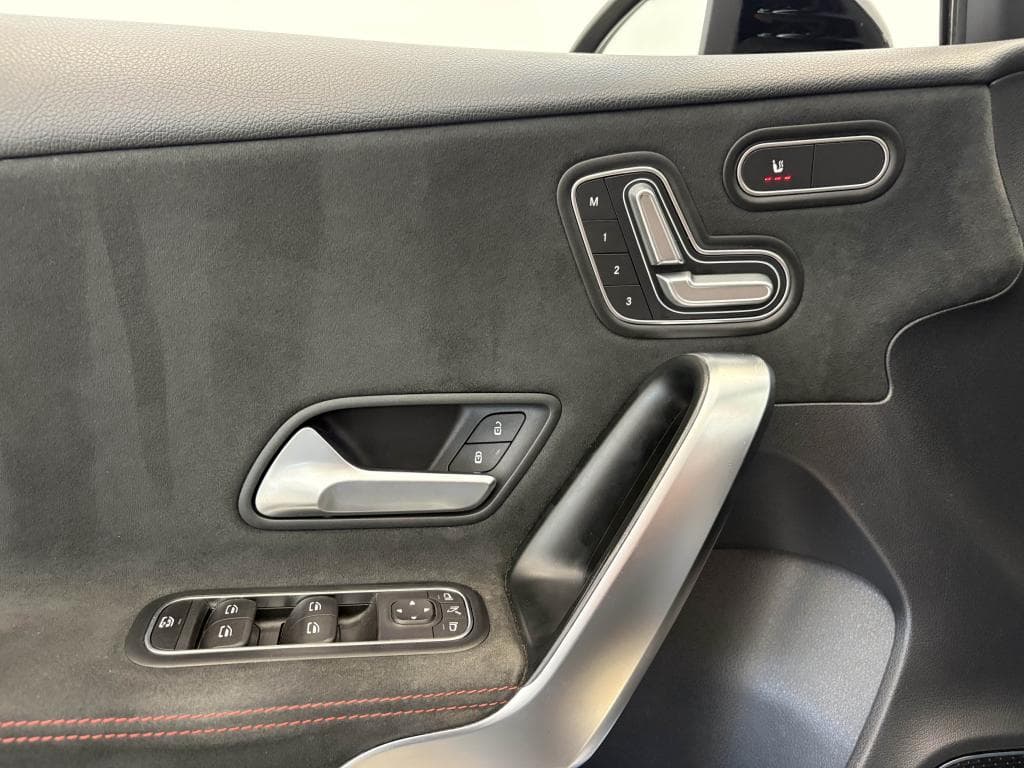 MERCEDES CLASSE A – photo 25 sur 30