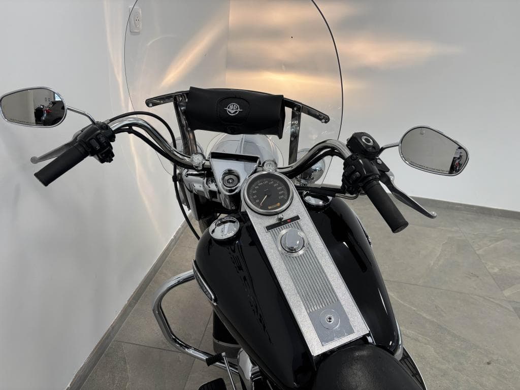 HARLEY-DAVIDSON ROAD KING – photo 18 sur 19
