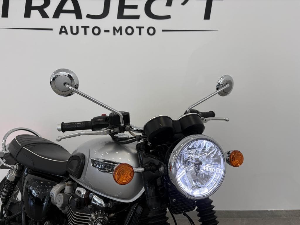TRIUMPH BONNEVILLE – photo 7 sur 20