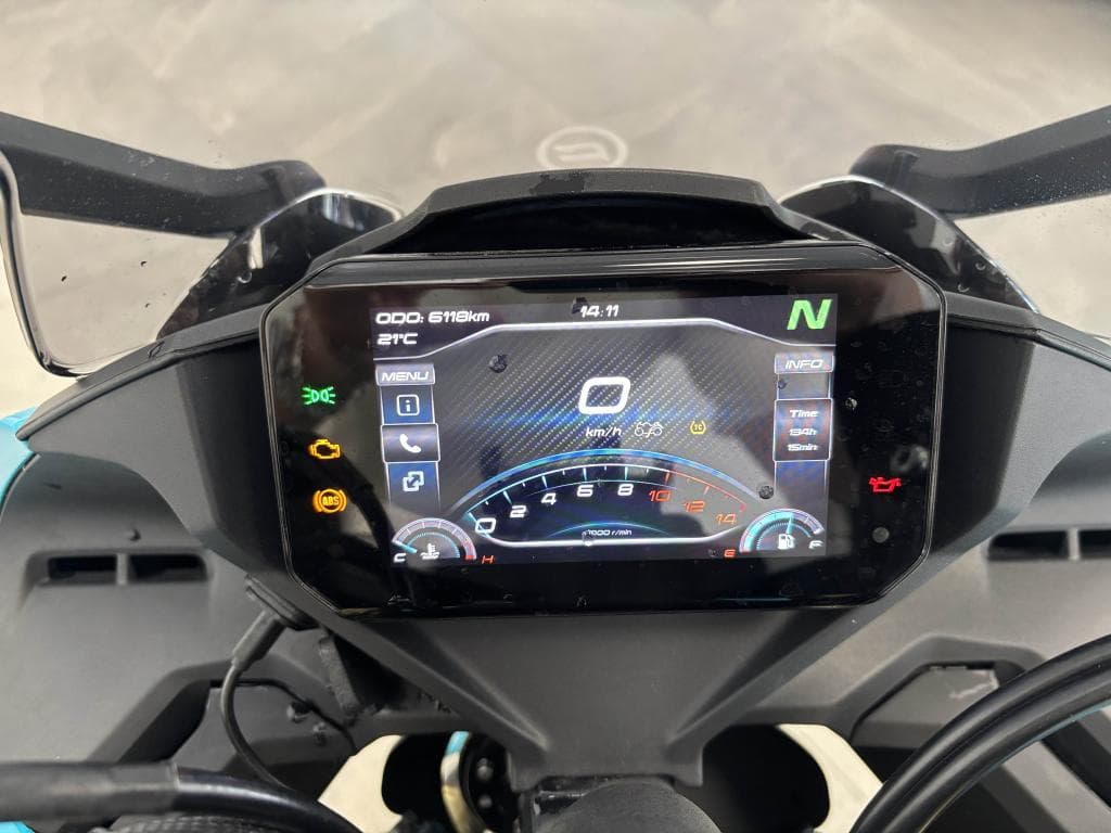 CF MOTO SR – photo 11 sur 20