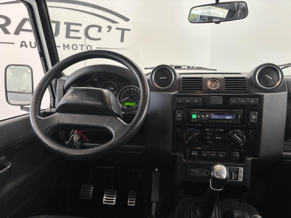 LAND ROVER DEFENDER – photo 12 sur 29