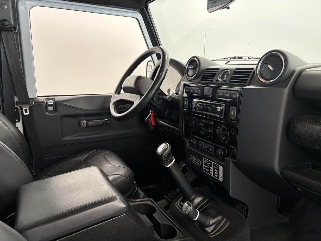 LAND ROVER DEFENDER – photo 16 sur 29