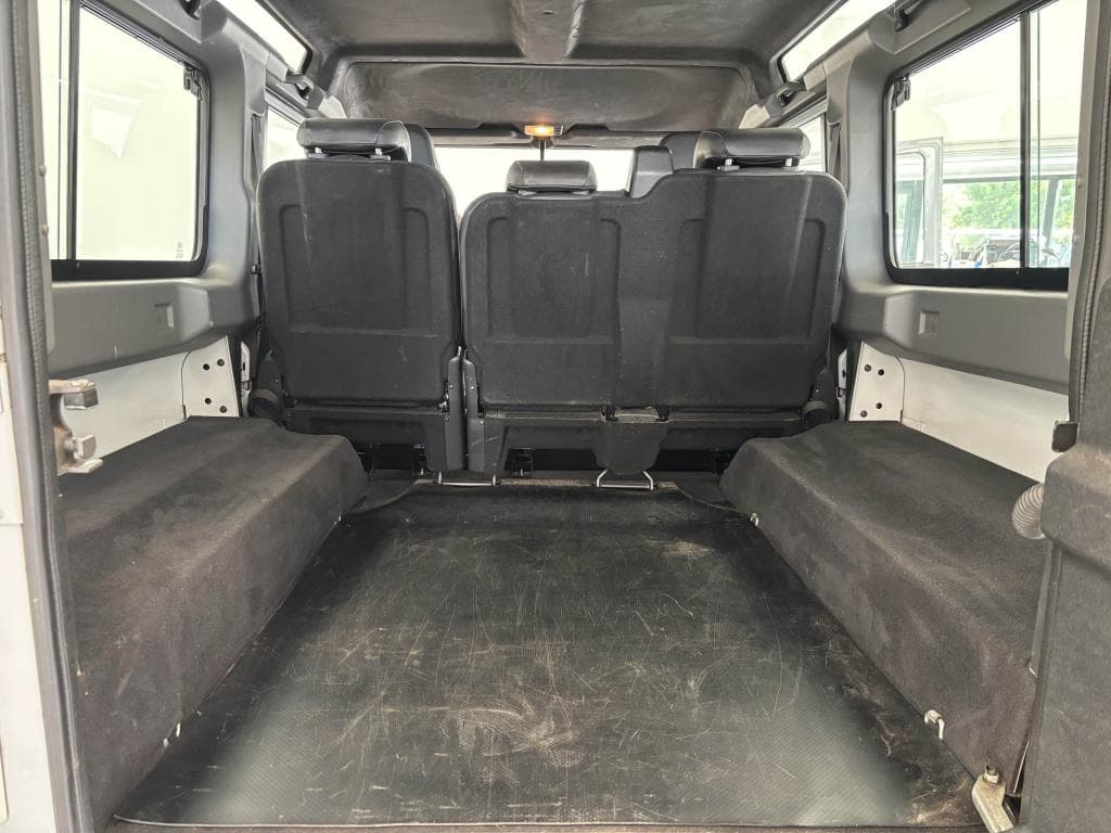 LAND ROVER DEFENDER – photo 18 sur 29