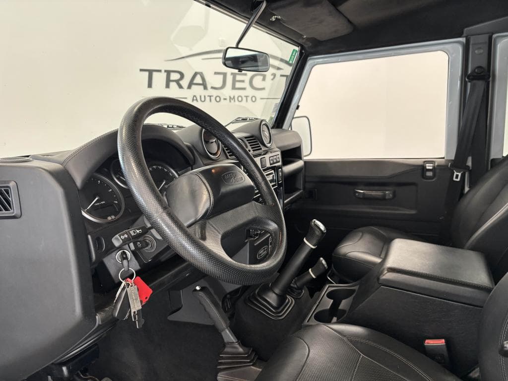 LAND ROVER DEFENDER – photo 20 sur 29