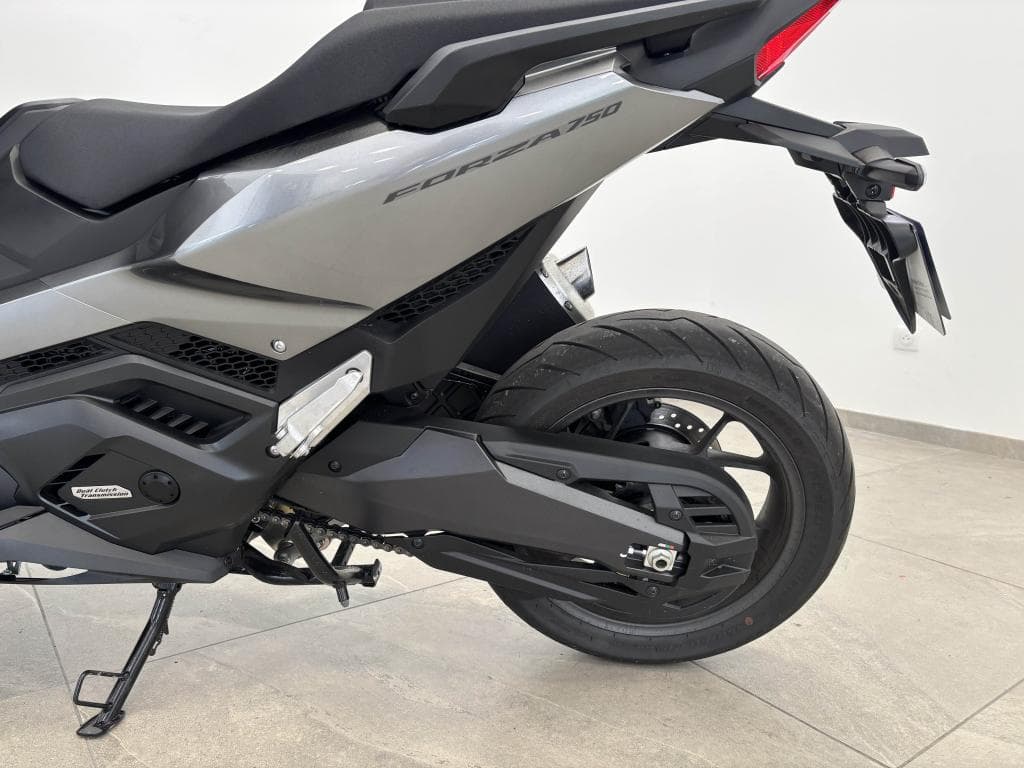 HONDA FORZA 750 – photo 11 sur 16