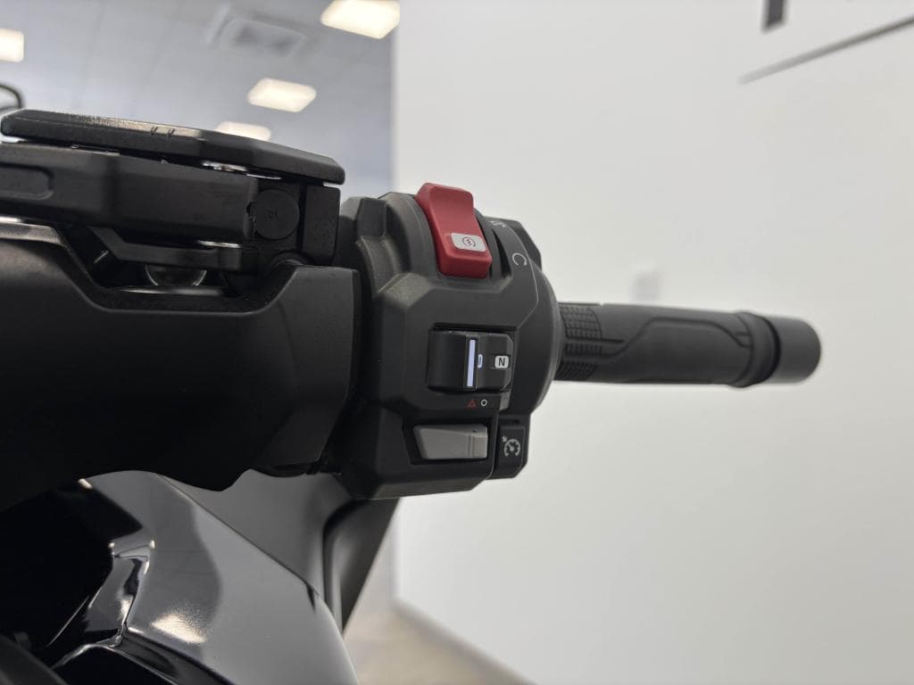 HONDA FORZA 750 – photo 14 sur 16