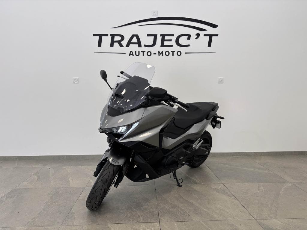 HONDA FORZA 750 – photo 2 sur 16
