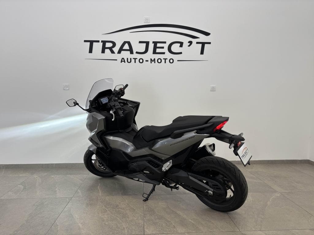 HONDA FORZA 750 – photo 4 sur 16