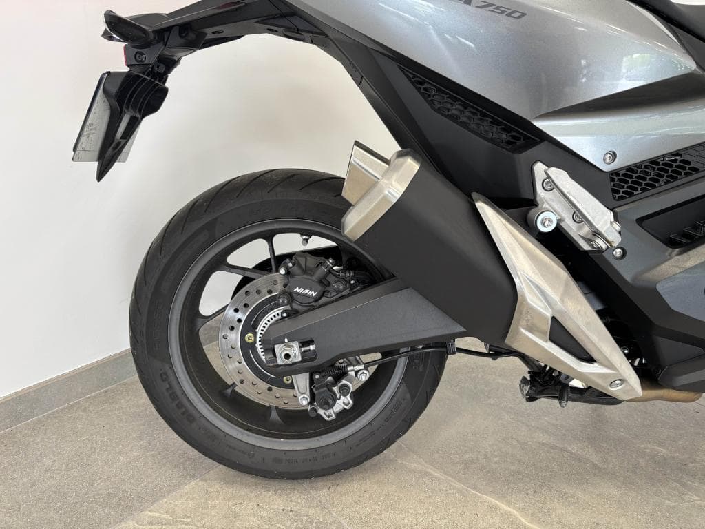 HONDA FORZA 750 – photo 5 sur 16