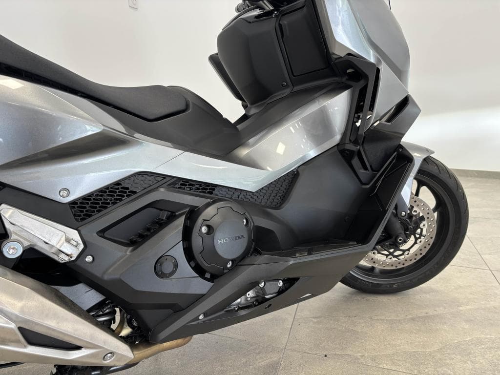 HONDA FORZA 750 – photo 6 sur 16