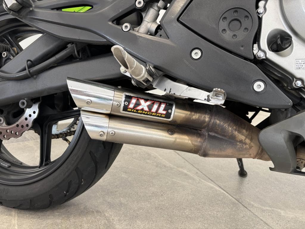 KAWASAKI ER 6 – photo 9 sur 17