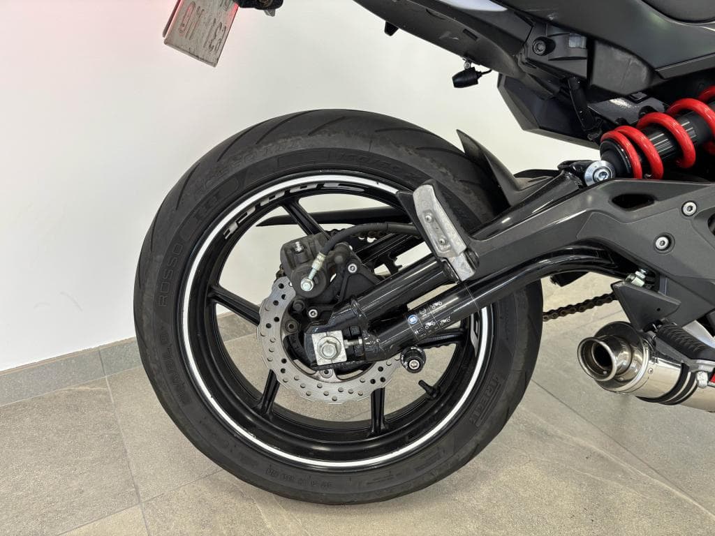 KAWASAKI ER-6N – photo 7 sur 13