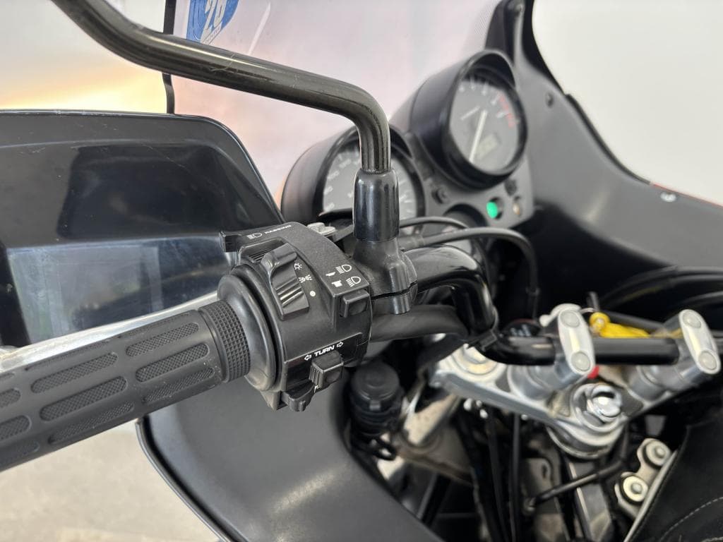 HONDA VARADERO – photo 16 sur 18