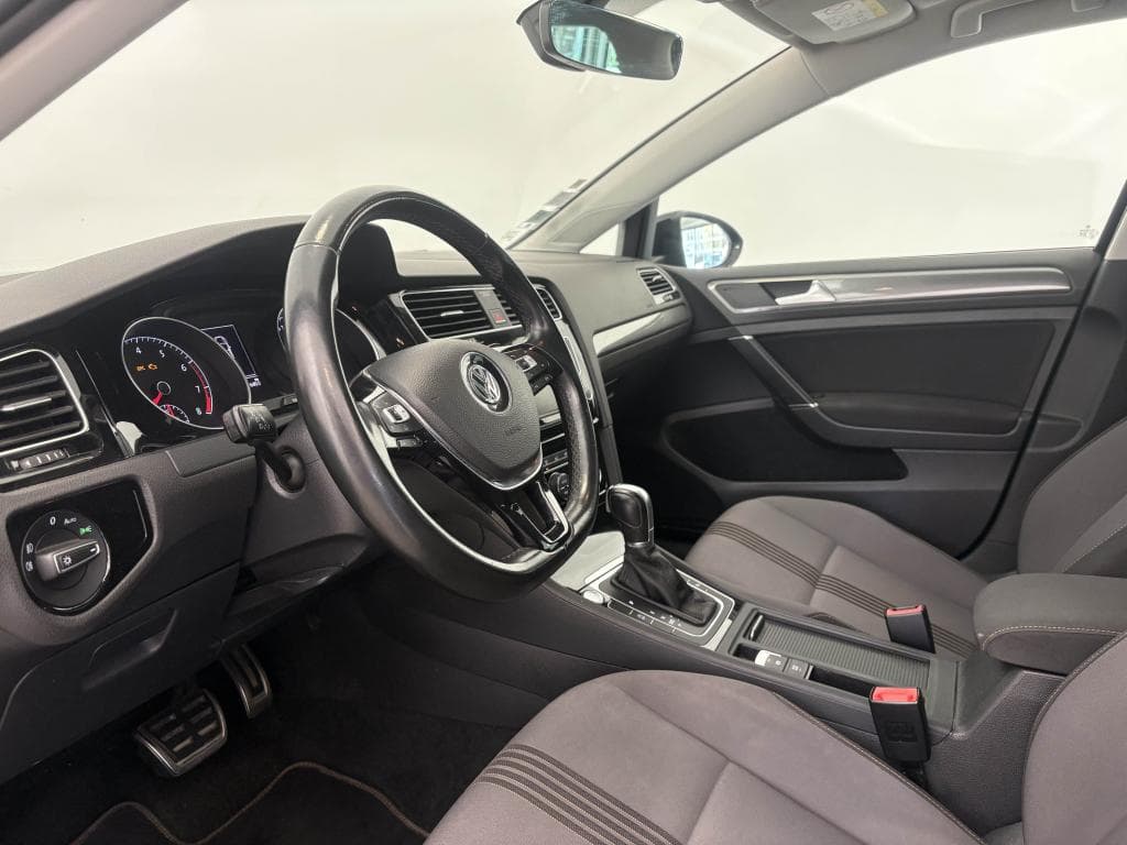 VOLKSWAGEN GOLF – photo 12 sur 29