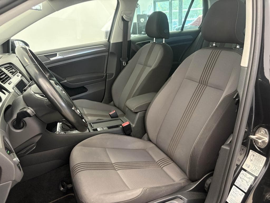 VOLKSWAGEN GOLF – photo 14 sur 29