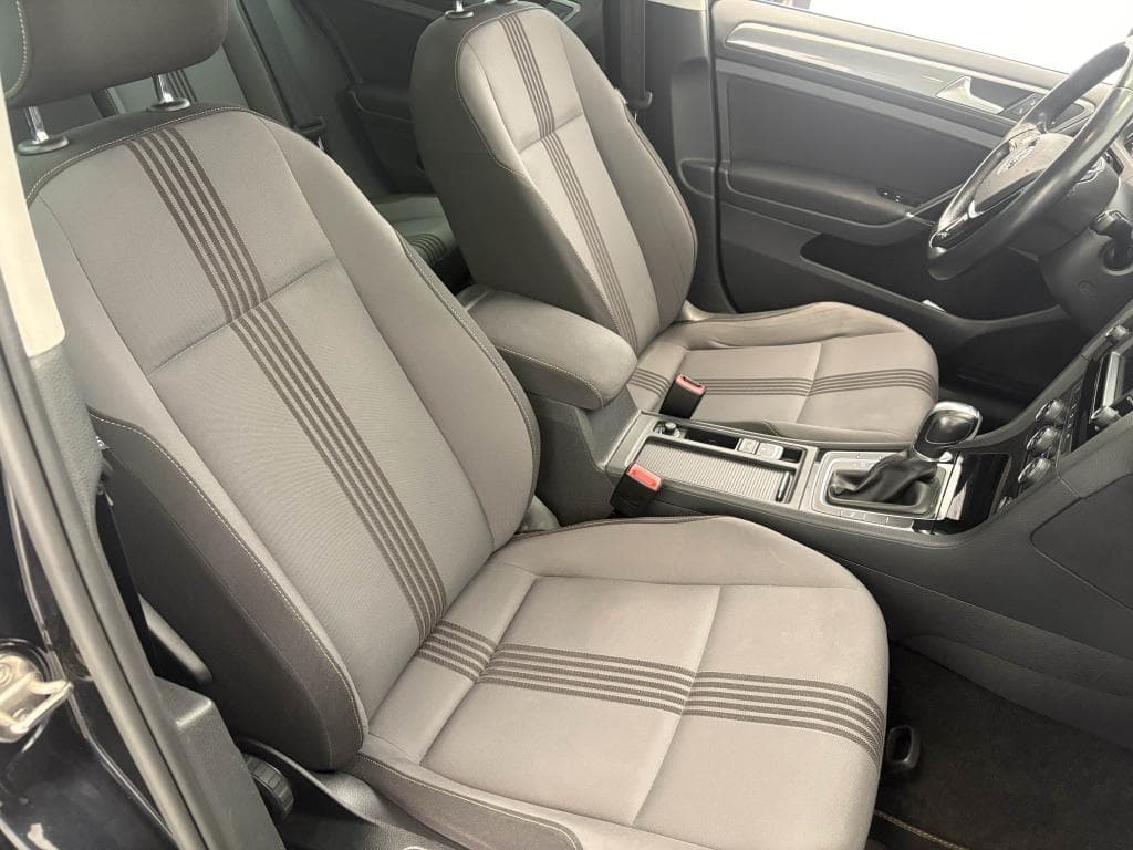VOLKSWAGEN GOLF – photo 17 sur 29
