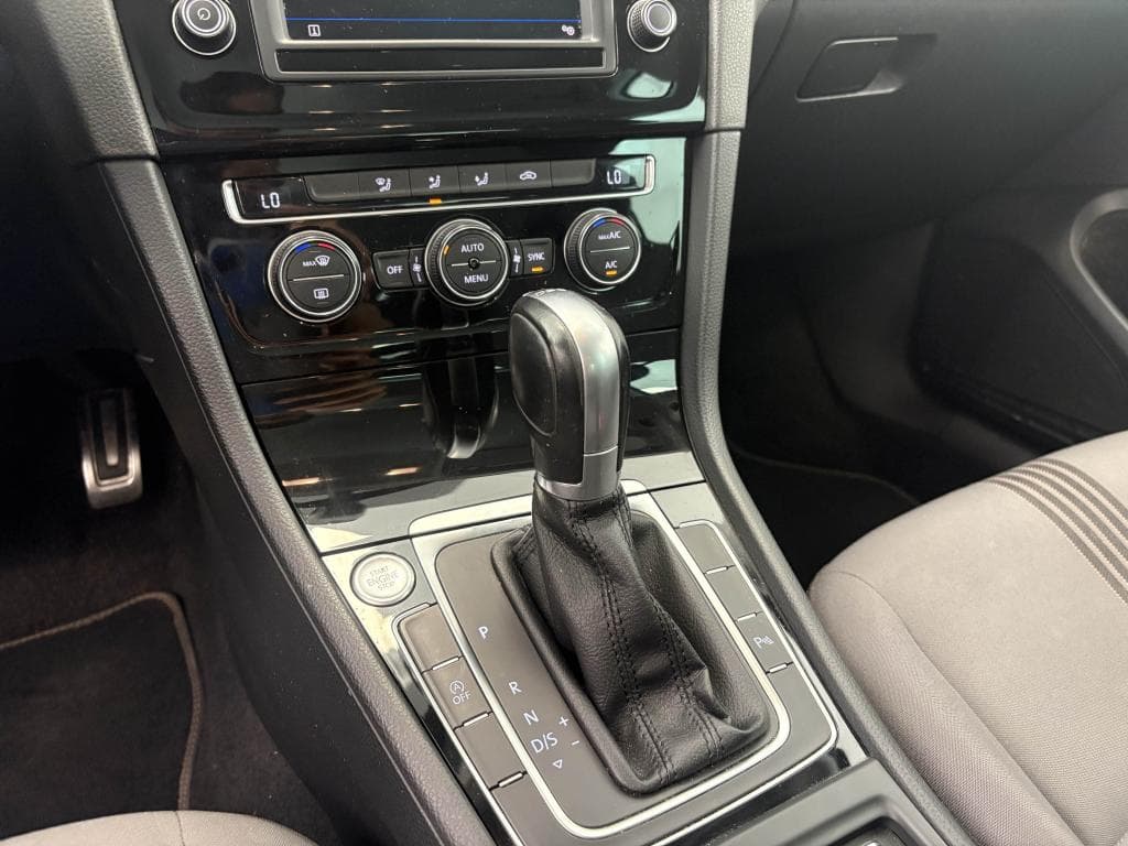 VOLKSWAGEN GOLF – photo 18 sur 29