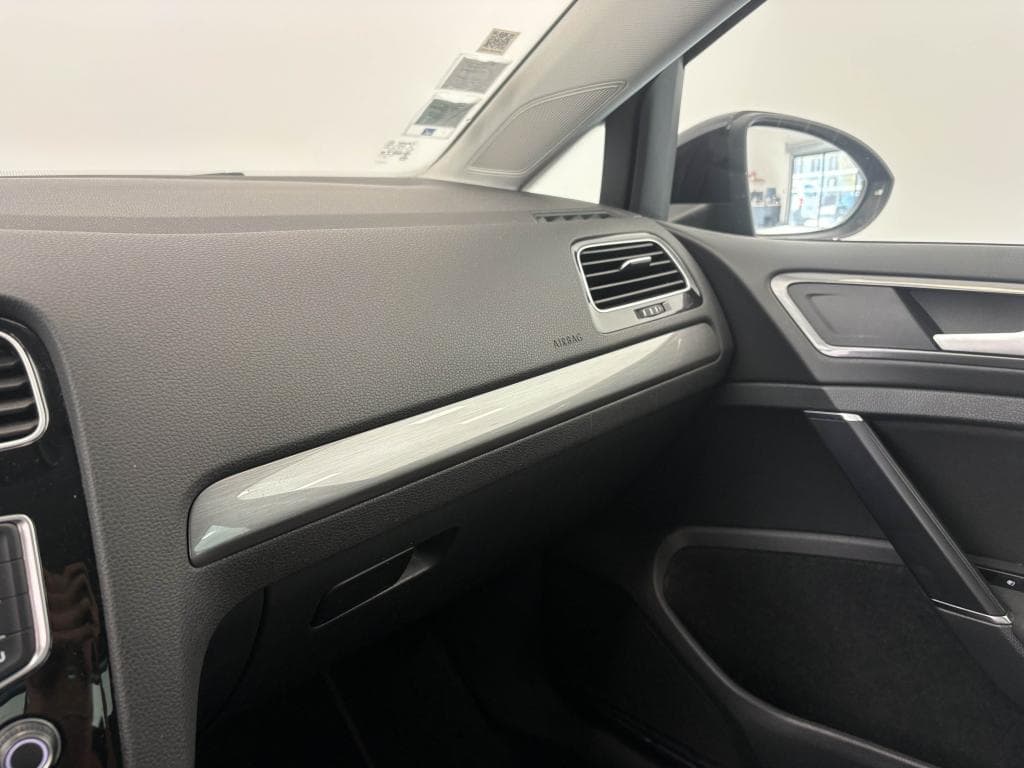 VOLKSWAGEN GOLF – photo 23 sur 29
