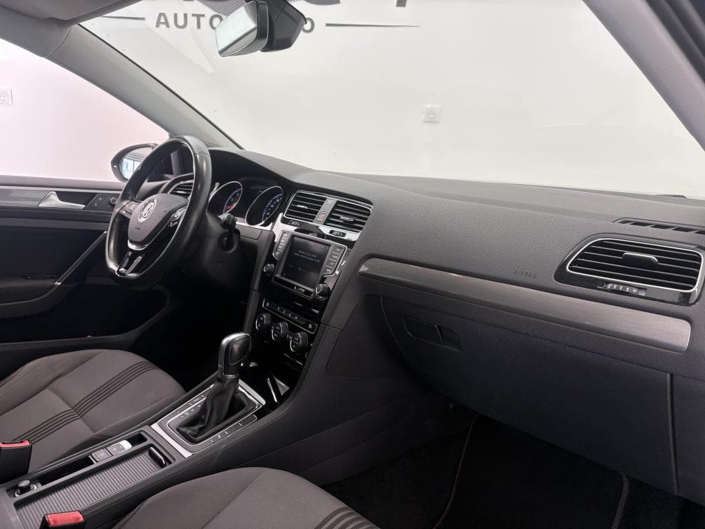 VOLKSWAGEN GOLF – photo 25 sur 29