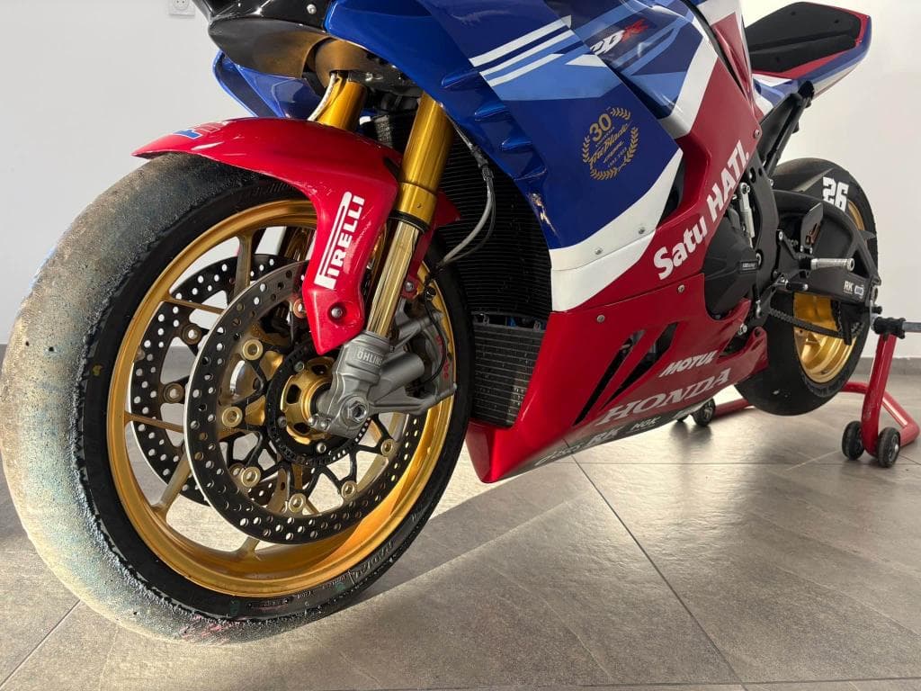 HONDA CBR – photo 8 sur 20