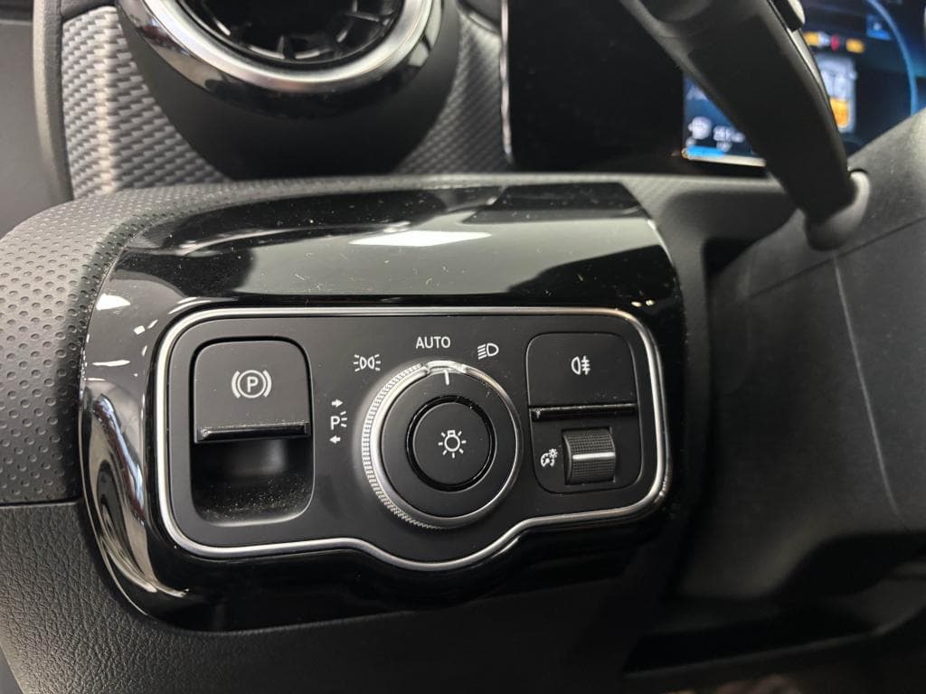 MERCEDES CLASSE A – photo 12 sur 23