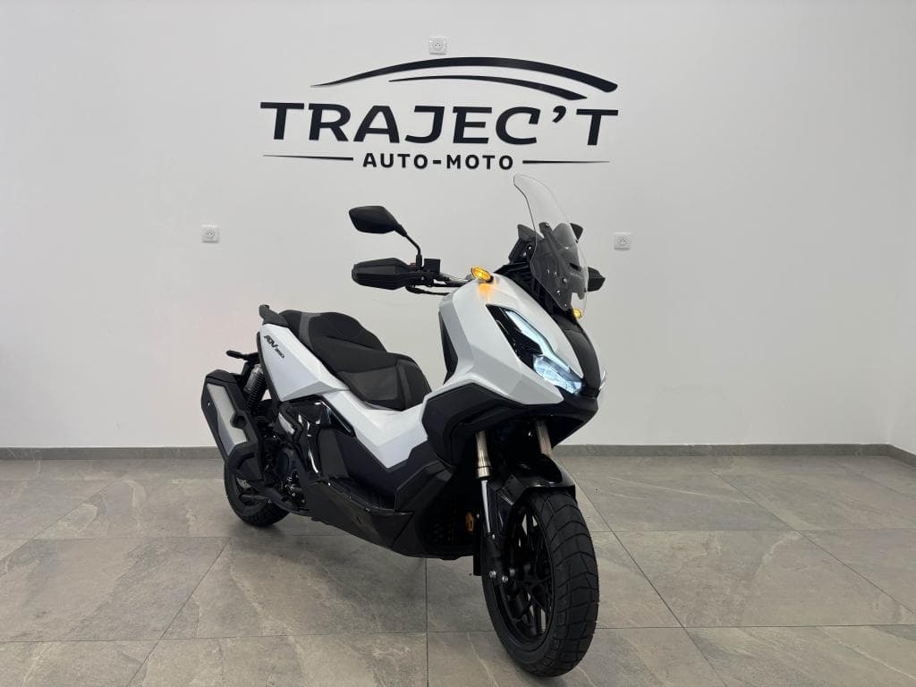 HONDA ADV 350 – photo 1 sur 13
