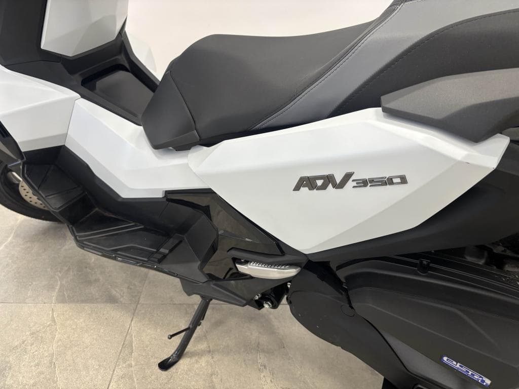HONDA ADV 350 – photo 12 sur 13