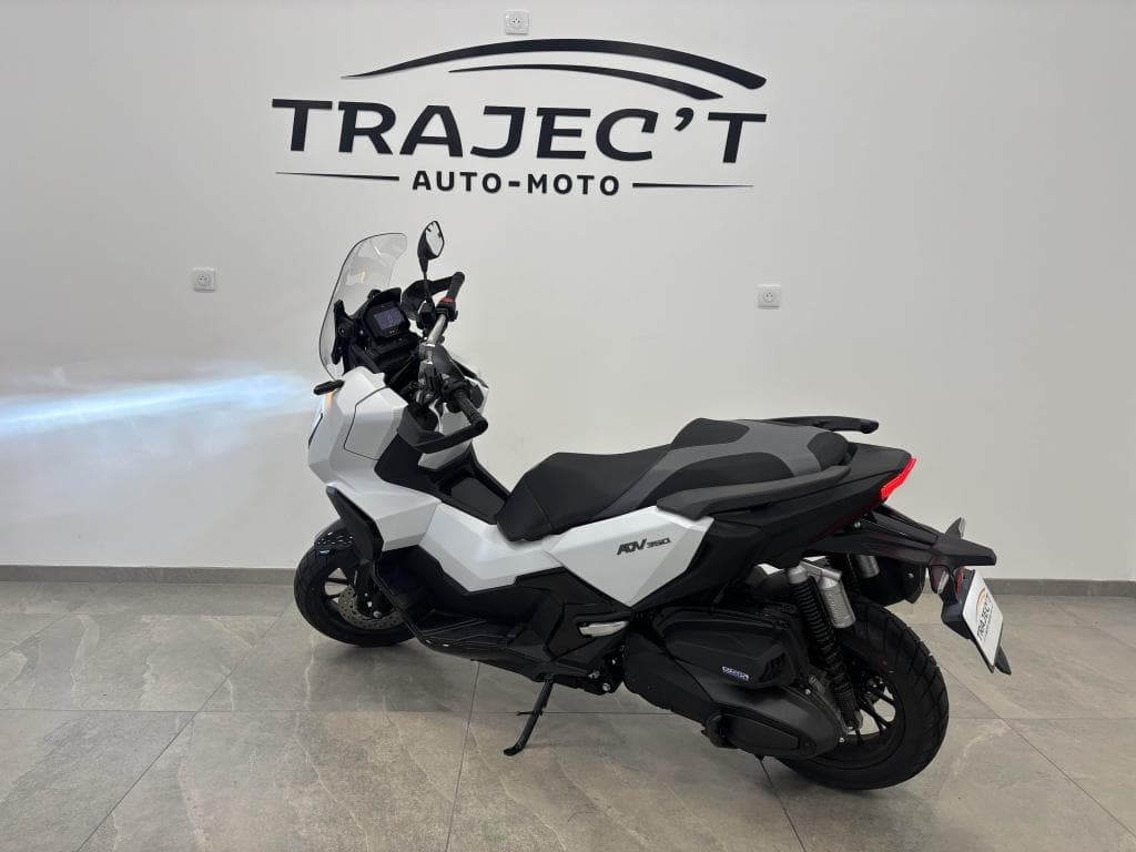 HONDA ADV 350 – photo 13 sur 13