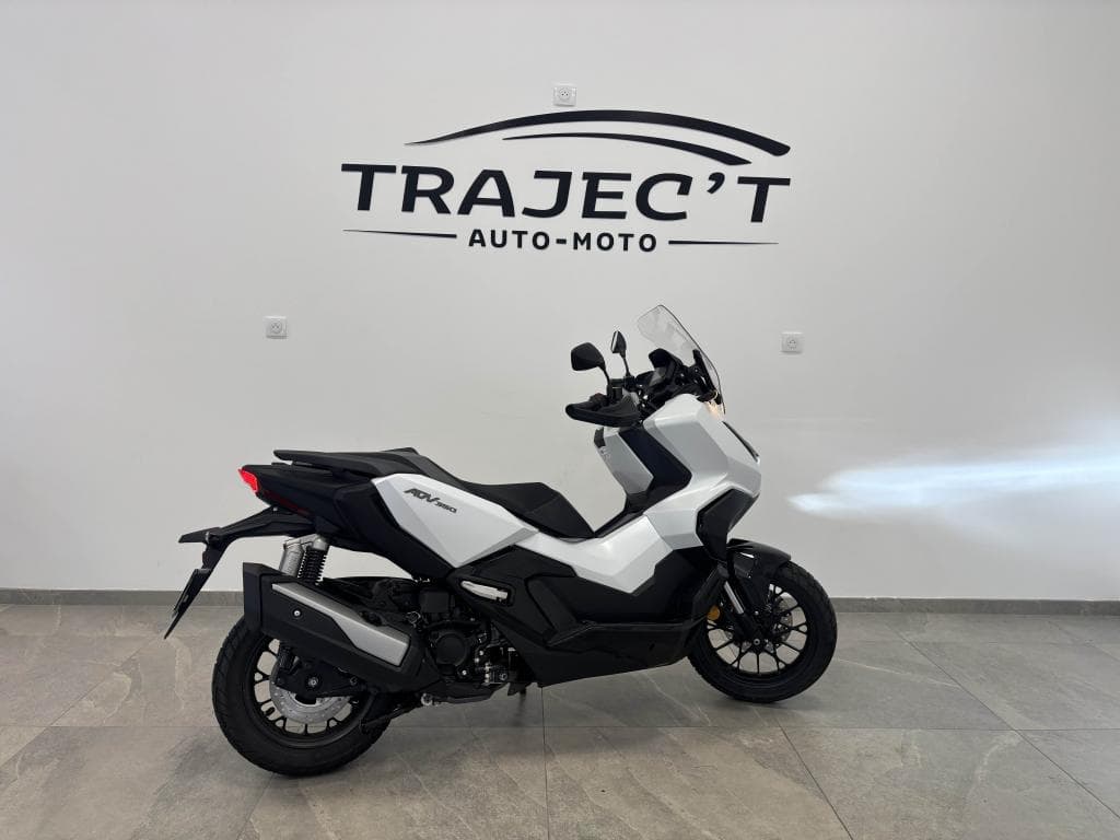 HONDA ADV 350 – photo 2 sur 13