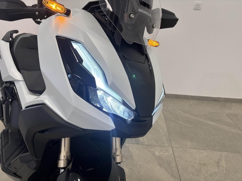 HONDA ADV 350 – photo 7 sur 13