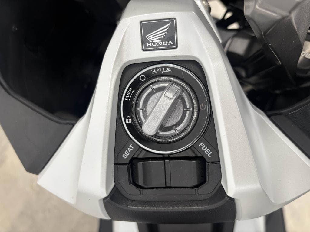 HONDA ADV 350 – photo 8 sur 13