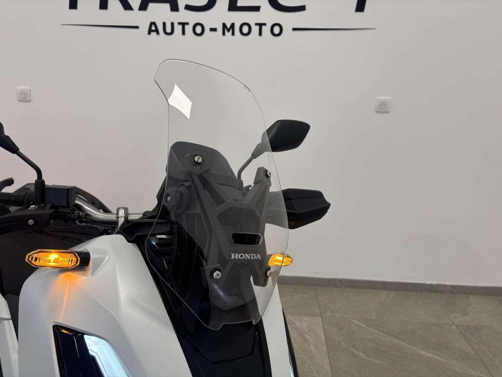HONDA ADV 350 – photo 9 sur 13