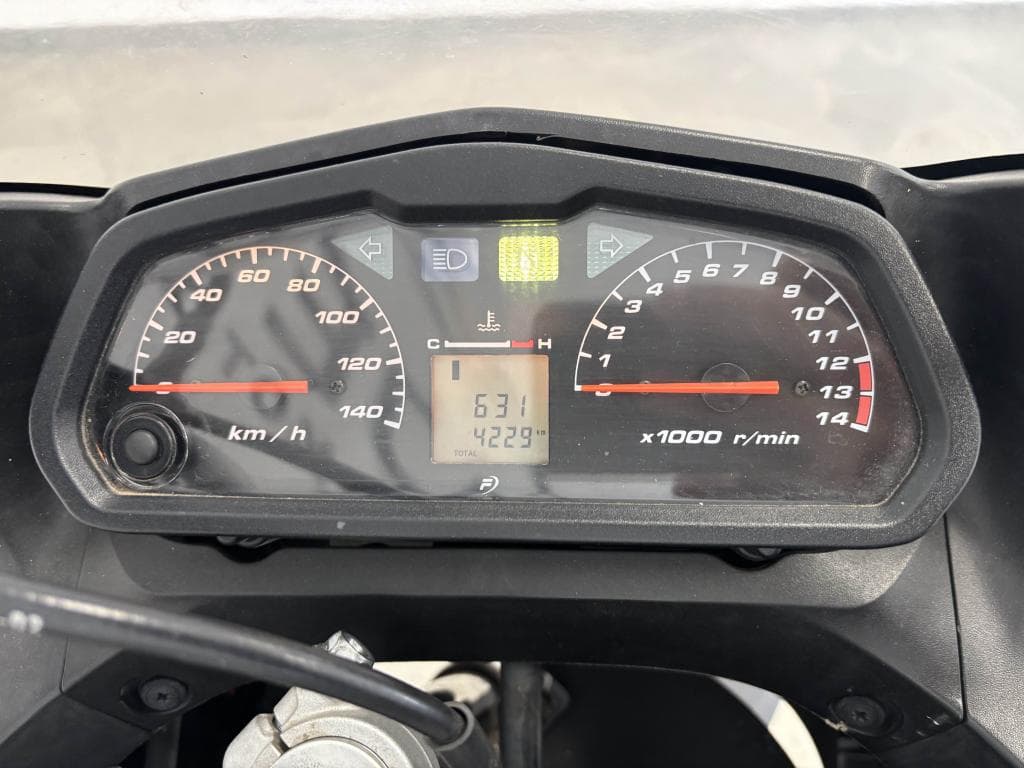 HONDA VARADERO – photo 12 sur 19