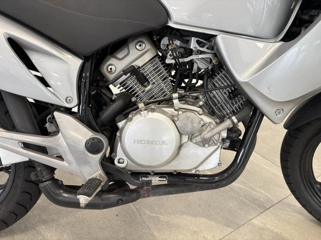 HONDA VARADERO – photo 5 sur 19