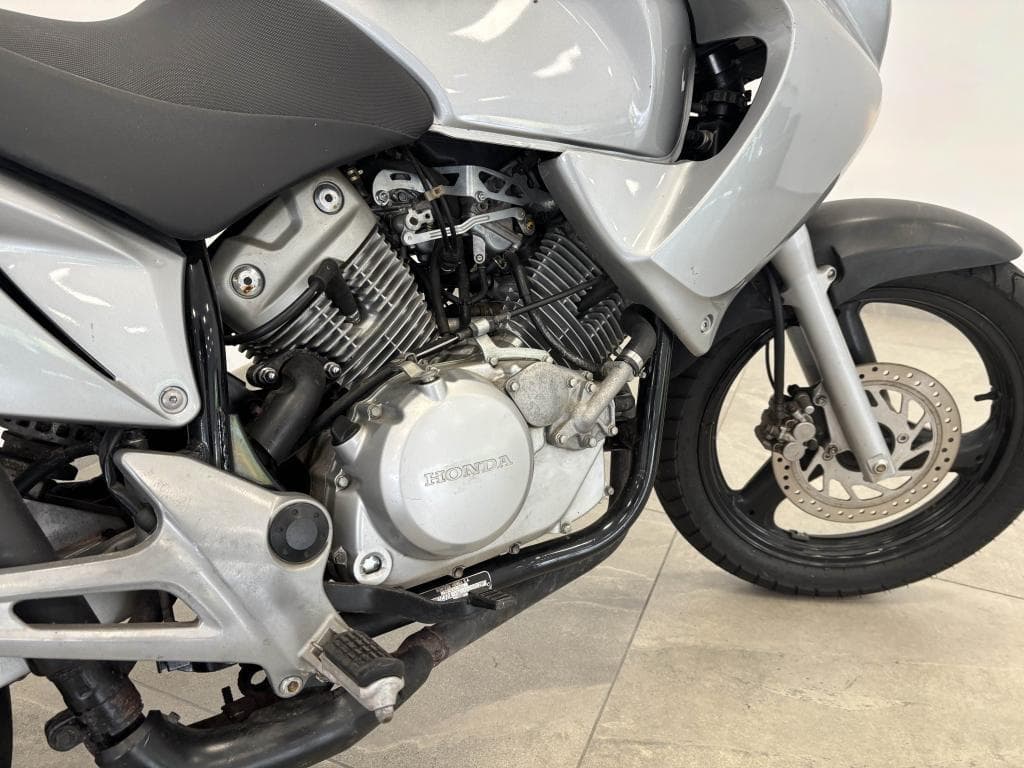 HONDA VARADERO – photo 8 sur 19