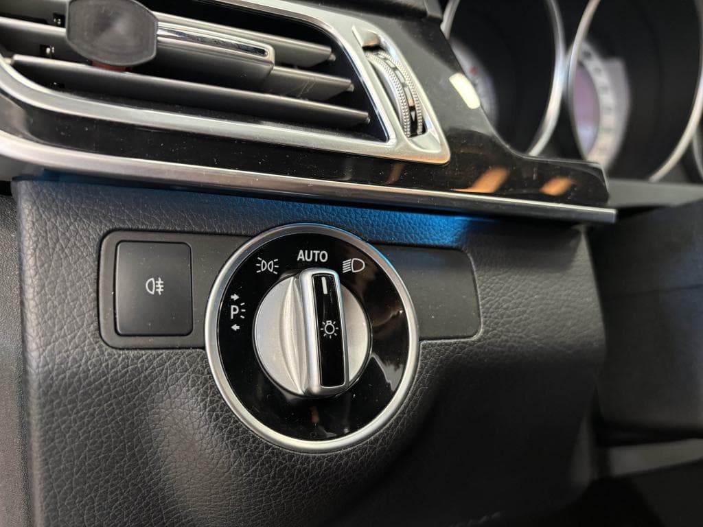 MERCEDES CLASSE E – photo 14 sur 26