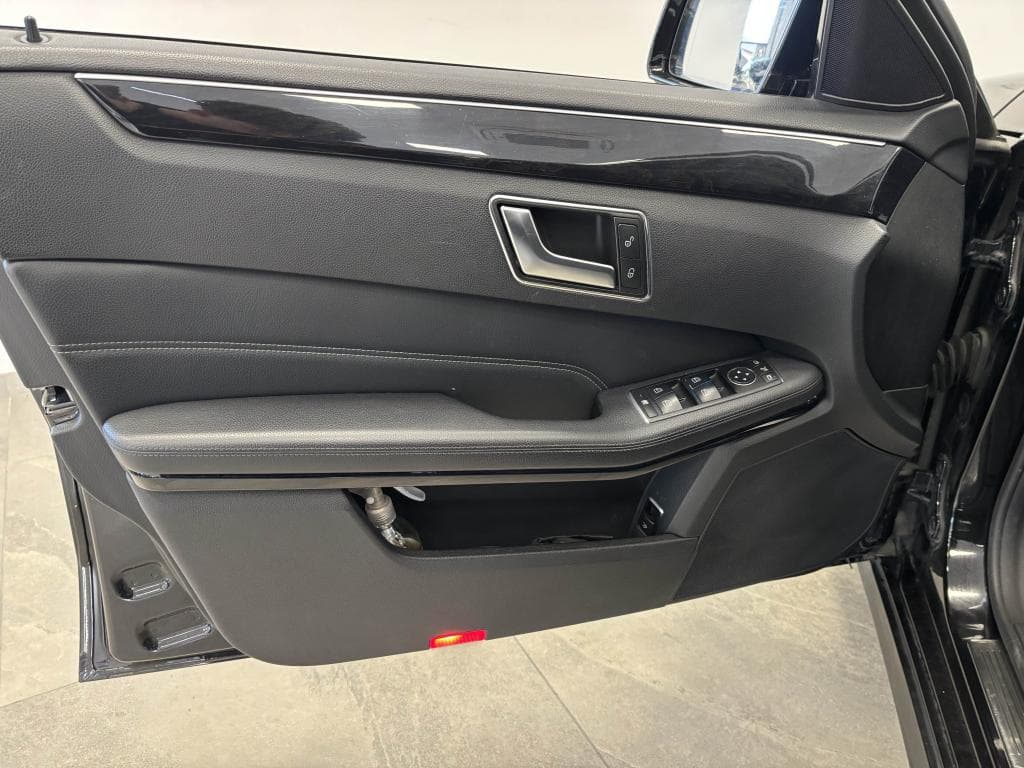 MERCEDES CLASSE E – photo 15 sur 26