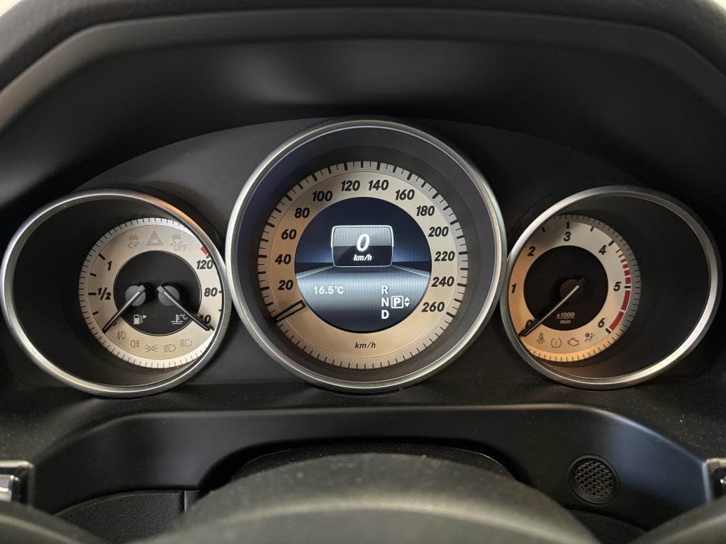 MERCEDES CLASSE E – photo 19 sur 26