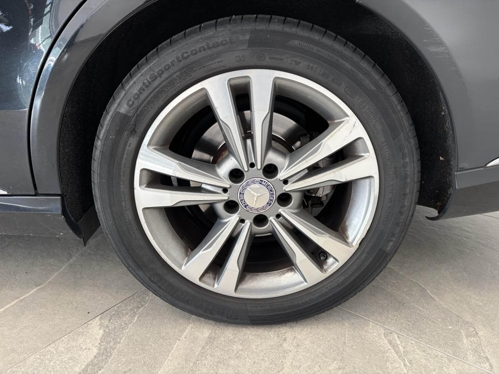MERCEDES CLASSE E – photo 23 sur 26