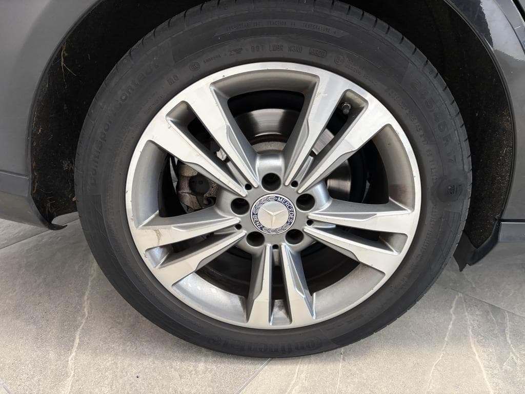 MERCEDES CLASSE E – photo 24 sur 26